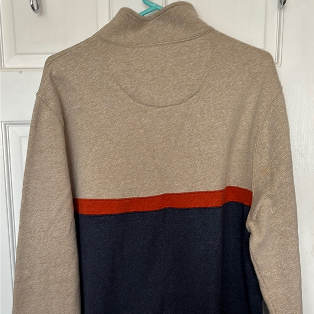 IZOD Men's Beige and Navy Sweater - Picture 6 of 7